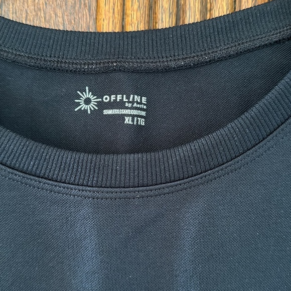 Offline by Aerie Seamless Sidewalk Cropped Tee Black Size XL - Picture 2 of 3